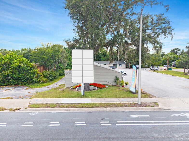 More Photos Of 2200 S Bay St, Eustis Office For Sale