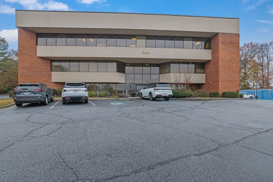 Primary Photo Of 3469 Lawrenceville Hwy, Tucker Office For Lease
