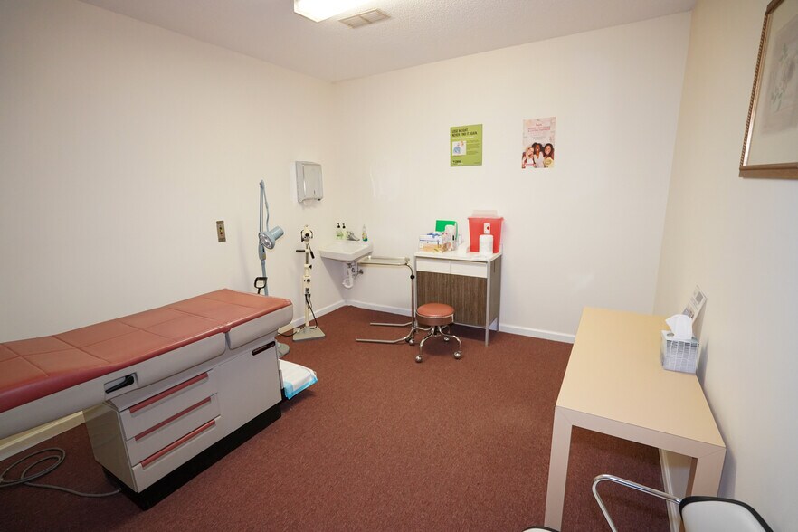 More Photos Of 2950 Stone Hogan Connector Rd SW, Atlanta Medical For Sale