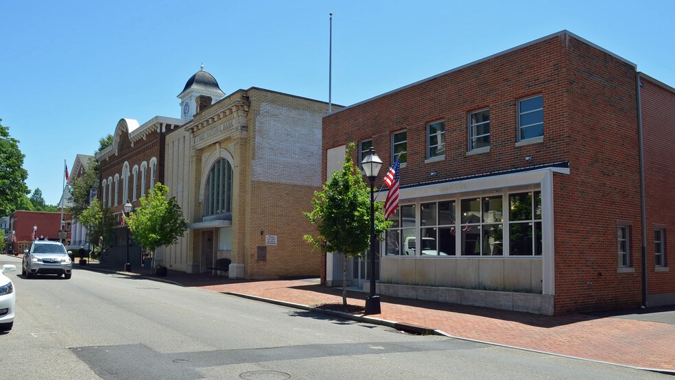 More Photos Of 111 W Main St, Jonesborough Restaurant For Lease