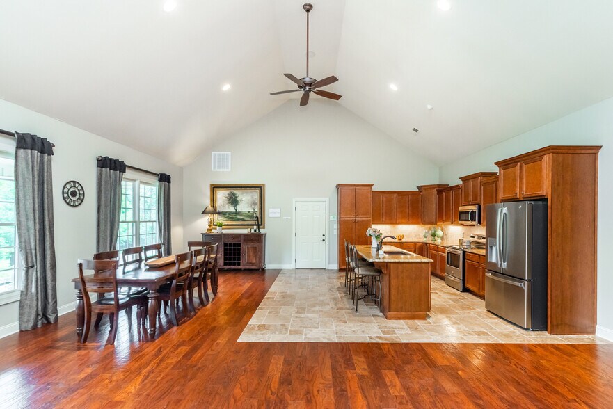 More Photos Of 565 Owens Gin Rd NE, Calhoun Lodge Meeting Hall For Sale
