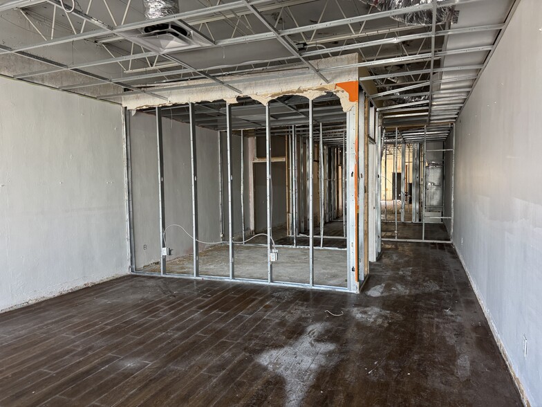 More Photos Of 2328 Hollywood Blvd, Hollywood Freestanding For Lease