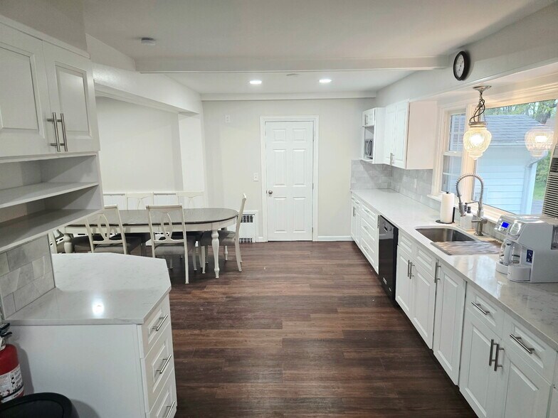 More Photos Of 205 Delaware Ave, Delmar Loft Creative Space For Lease