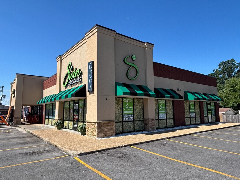 More Photos Of 1011 S Glenstone Ave, Springfield Freestanding For Lease