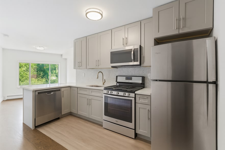 More Photos Of 187 Woodpoint Rd, Brooklyn Apartments For Sale