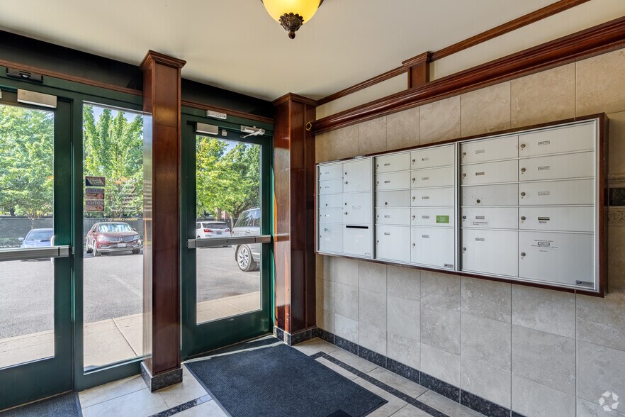 More Photos Of 5915 S Regal St, Spokane Office For Lease