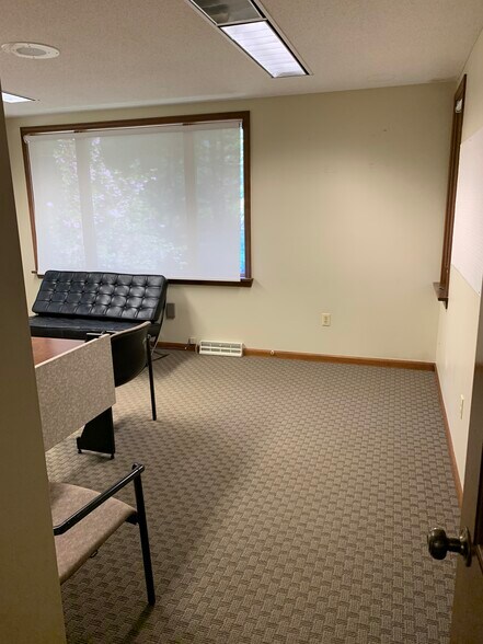 More Photos Of 88 Hopmeadow St, Weatogue Medical For Lease