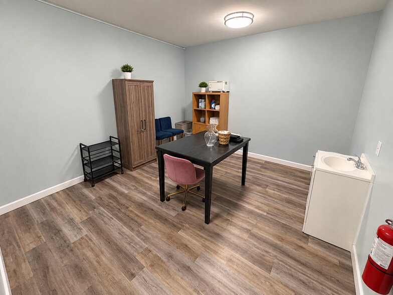 More Photos Of 5816 Creedmoor Rd, Raleigh Medical For Lease