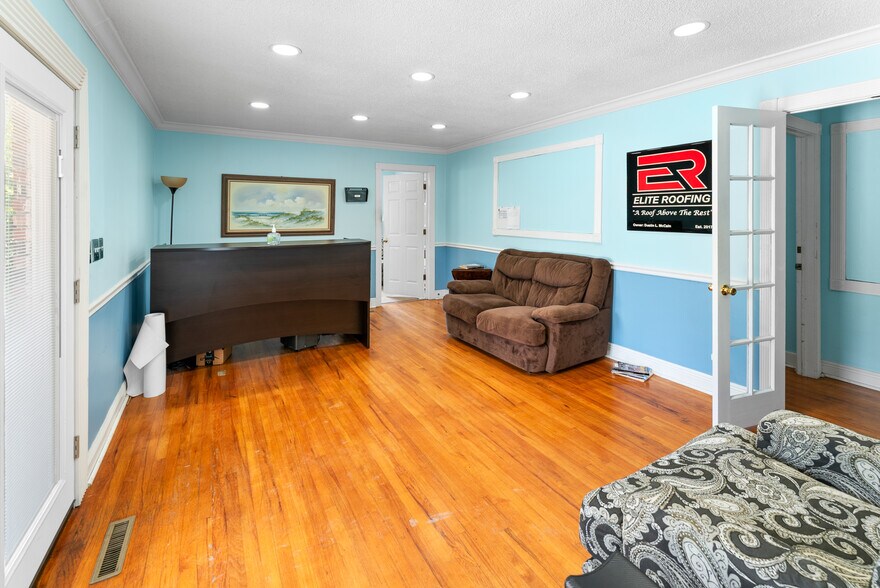 More Photos Of 202 E General Stewart Hwy, Hinesville Office For Sale