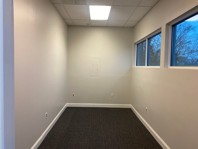 More Photos Of 501 Rt 73, Marlton Unknown For Lease