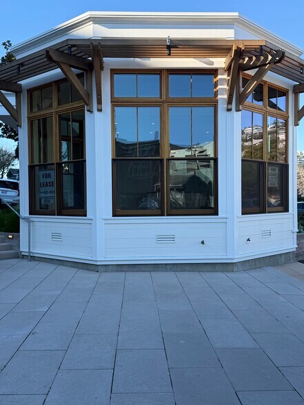 Primary Photo Of 70 Main St, Belvedere Tiburon General Retail For Lease