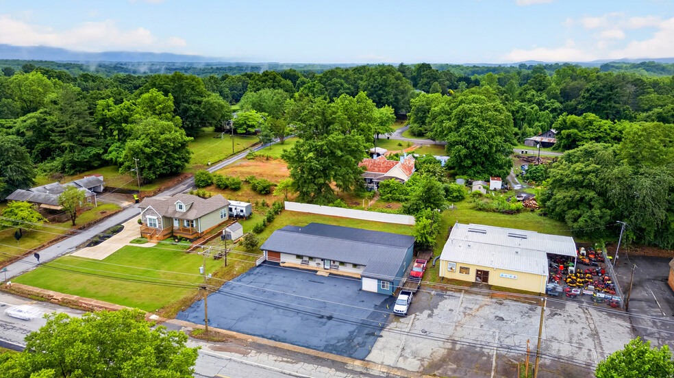 More Photos Of 332 S Howard Ave, Landrum Freestanding For Sale