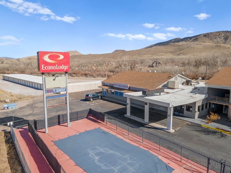 More Photos Of 1225 S State St, Salina Hotel For Sale