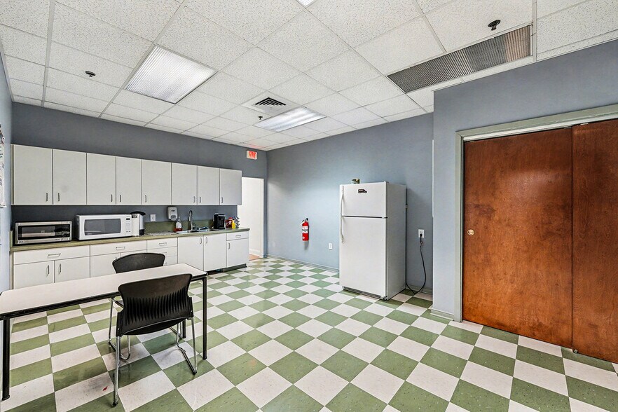 More Photos Of 415-417 Wolfe St, Fredericksburg Medical For Lease