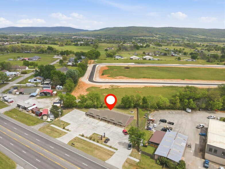 More Photos Of 2611 E Heritage Pky, Farmington Office For Sale