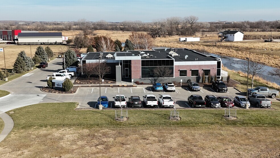 More Photos Of 3333 Landmark Cir, Lincoln Office For Lease