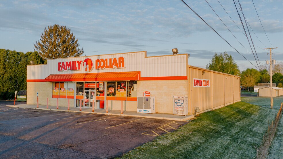 Primary Photo Of 207 S Carrollton St, Malvern Freestanding For Sale