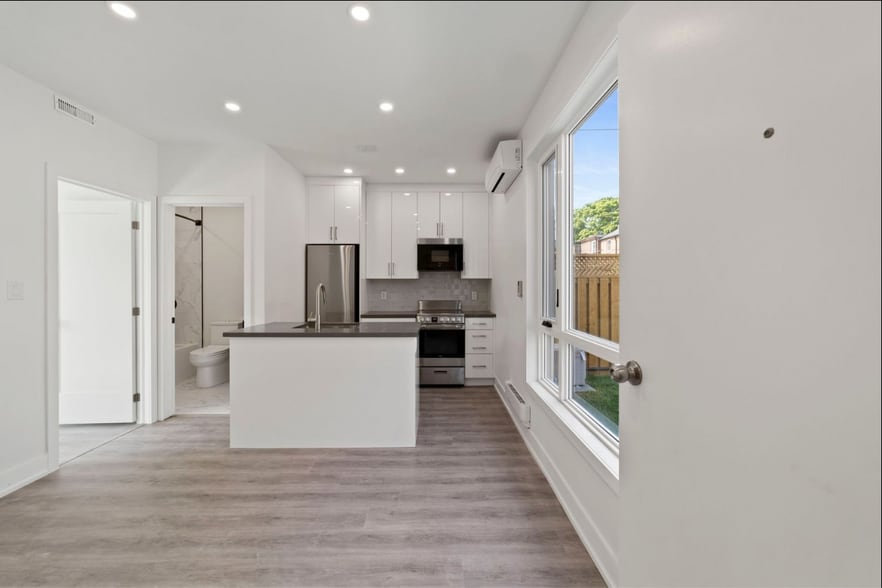 More Photos Of 531 Delaware Av N, Toronto Apartments For Sale