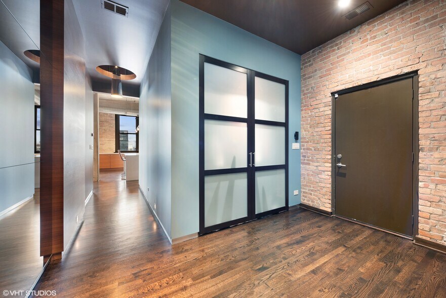 More Photos Of 1327 W Washington Blvd, Chicago Loft Creative Space For Lease
