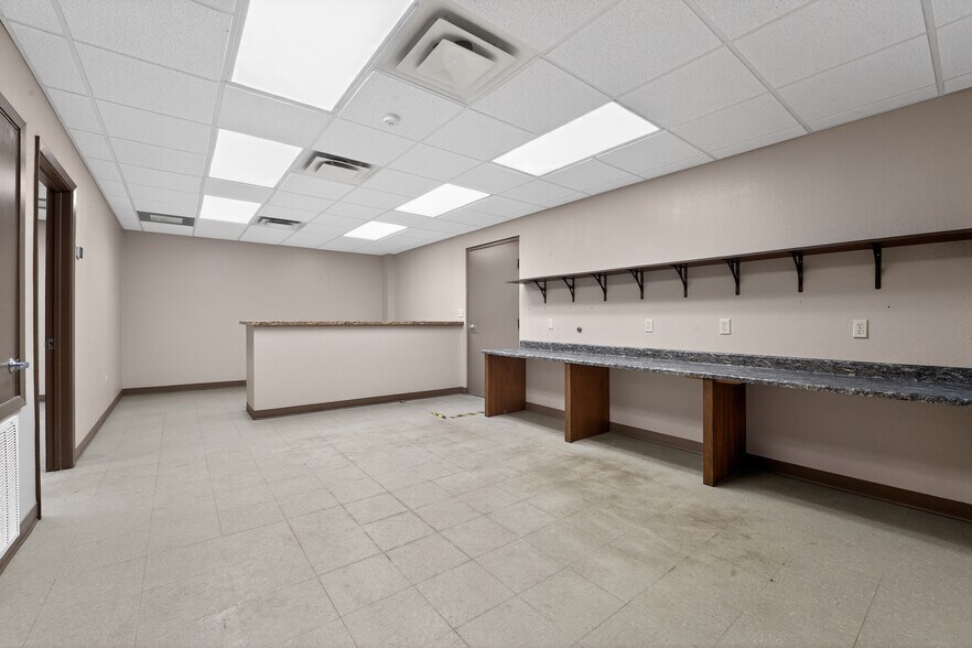 More Photos Of 2434 Etring Ave, Corpus Christi Warehouse For Sale