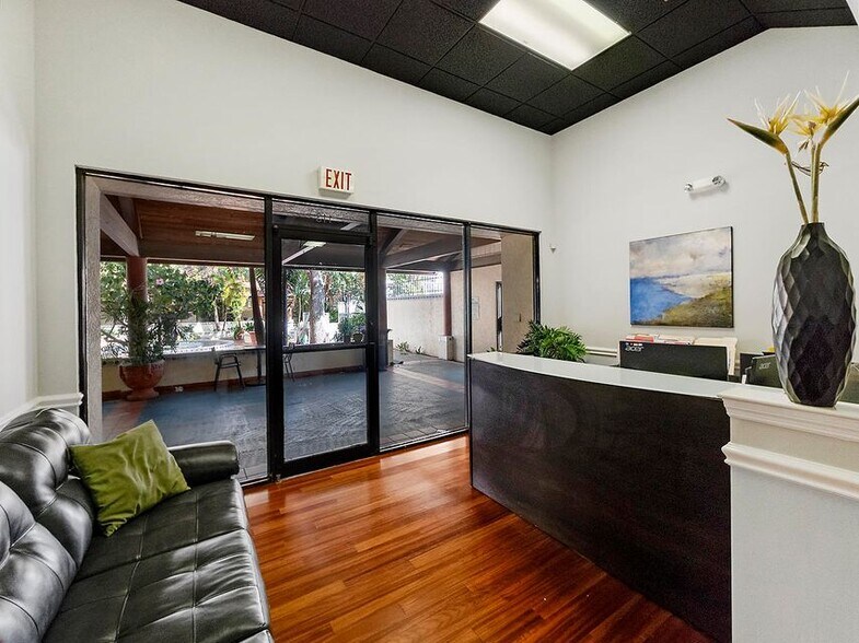 More Photos Of 330 Clematis St, West Palm Beach Storefront Retail Office For Sale