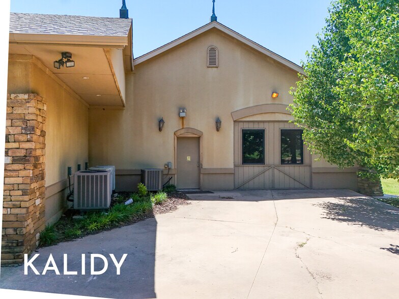 More Photos Of 14909 N Kelly Ave, Edmond Loft Creative Space For Sale