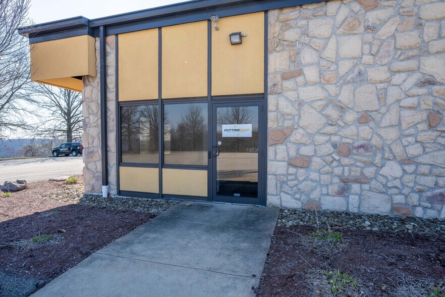 More Photos Of 501 Mosside Blvd, North Versailles Warehouse For Lease