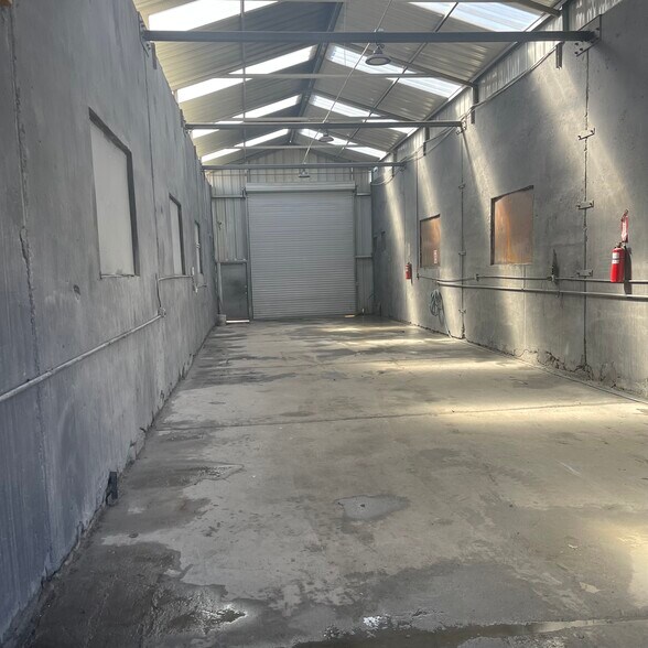 Primary Photo Of 2805 Los Flores Blvd, Lynwood Warehouse For Lease