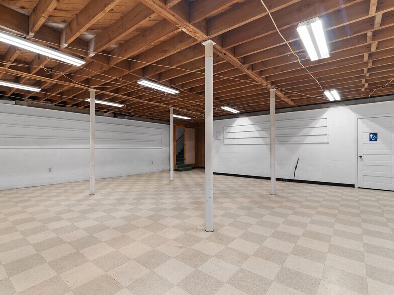 More Photos Of 62 Birdsong Trail, Waynesville Specialty For Lease