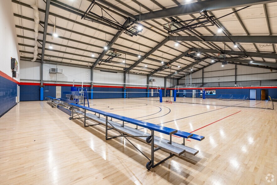 More Photos Of 4050 Georgetown Rd, Lexington Sports And Entertainment For Sale