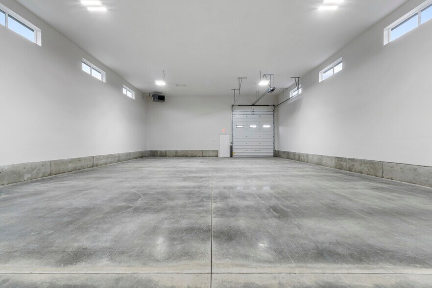 More Photos Of 3493 W Daugharty Loop, Hayden Industrial For Lease