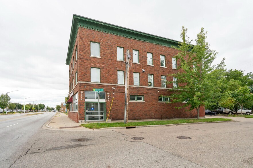More Photos Of 1001 S Division Ave, Grand Rapids Office For Lease