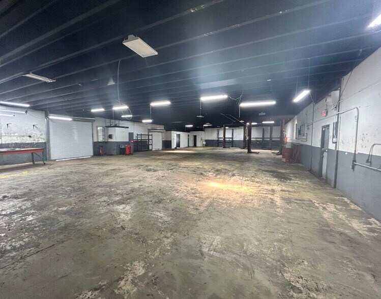 More Photos Of 5715 Rodman St, Hollywood Warehouse For Lease
