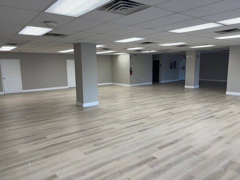 More Photos Of 662 Goffle Rd, Hawthorne Unknown For Lease