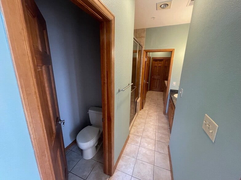 More Photos Of 2970 S Tejon St, Englewood Warehouse For Sale