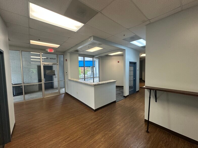 More Photos Of 7752-7756 Gateway Ln, Concord Medical For Lease