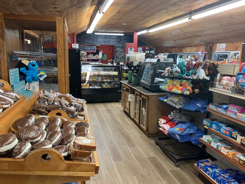 More Photos Of 157 Summer St, Kennebunk Convenience Store For Sale