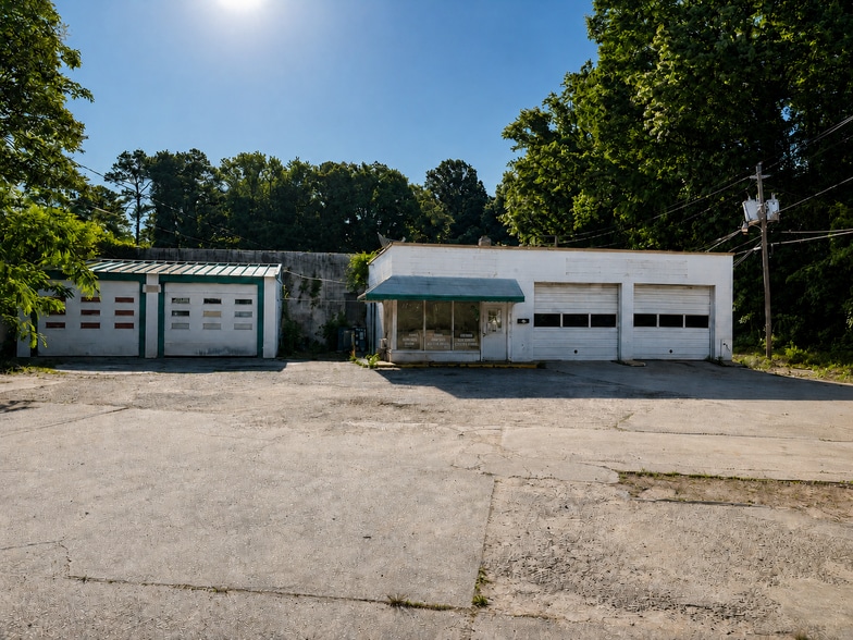 Primary Photo Of 1516 Dixie Trl, Raleigh Auto Repair For Lease