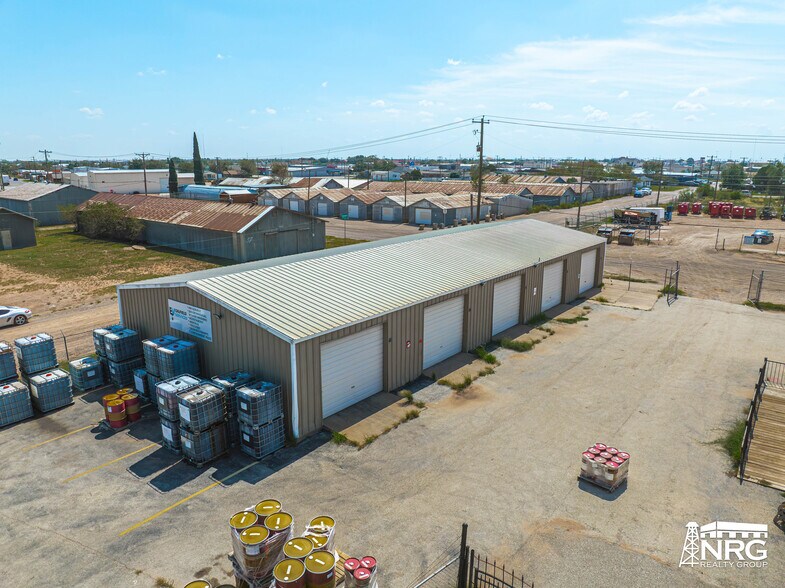 More Photos Of 903 W Industrial Ave, Midland Warehouse For Lease