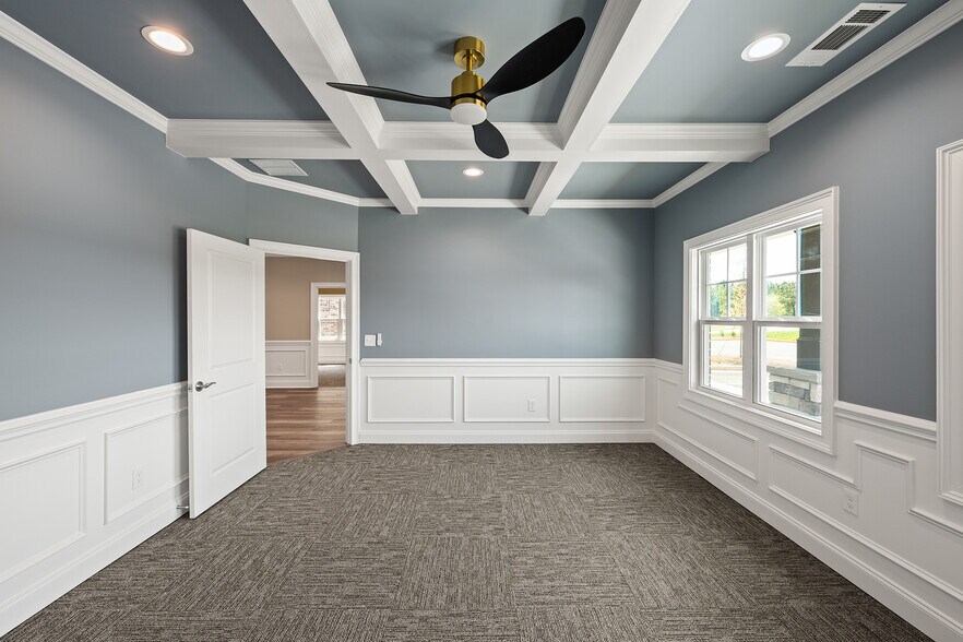 More Photos Of 1060 Garland Dr, Bogart Office For Sale