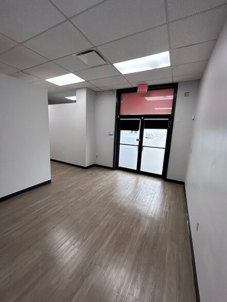 More Photos Of 1130 Broad River Rd, Columbia Showroom For Lease