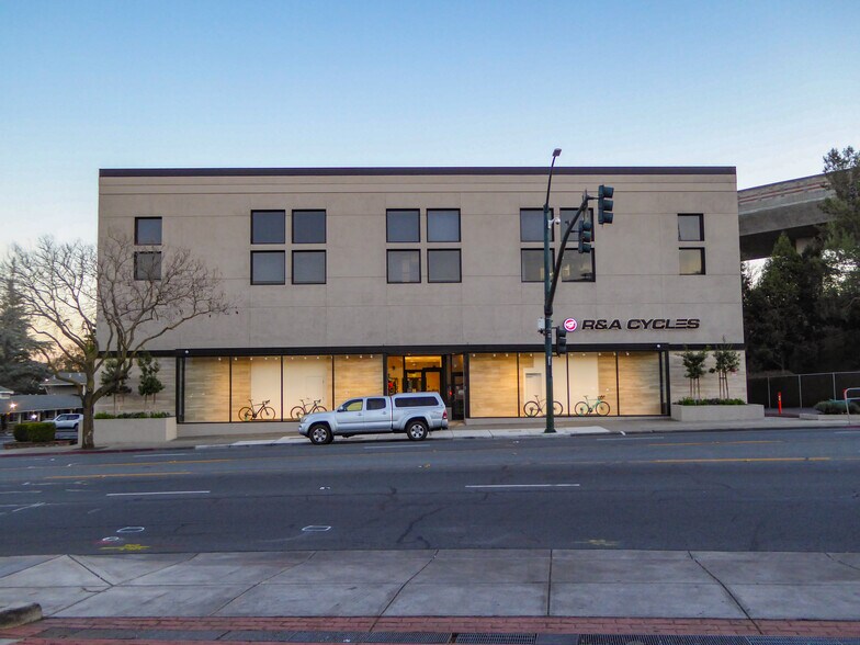 More Photos Of 2099 Mount Diablo Blvd, Walnut Creek Office For Lease