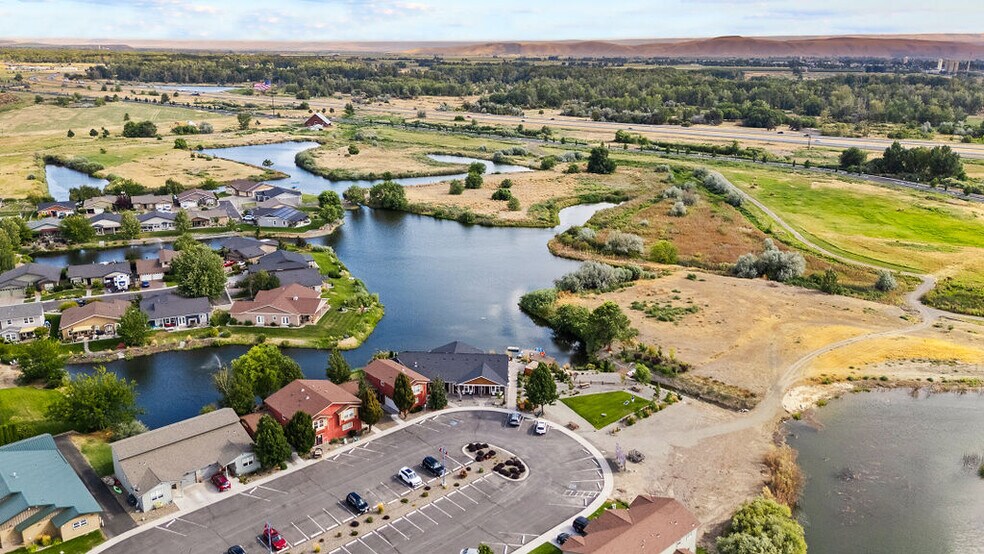 More Photos Of 701 Fountain Blvd, Zillah Hotel For Sale
