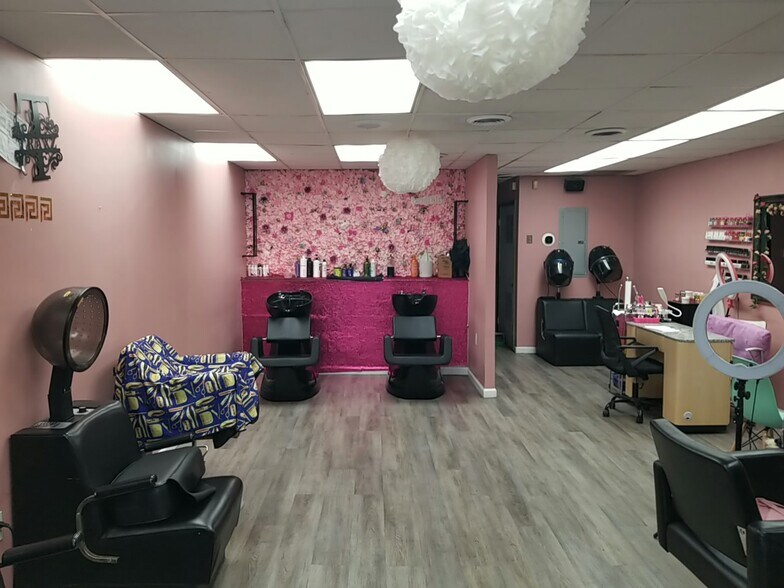 More Photos Of 4700 Stamp Rd, Marlow Heights General Retail For Lease