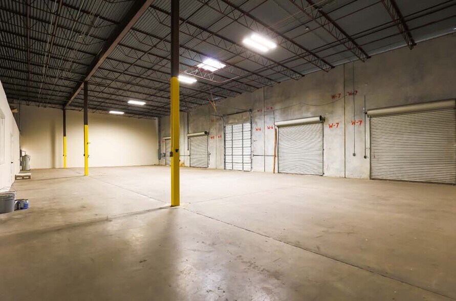 More Photos Of 18207 Chisholm Trl, Houston Unknown For Lease