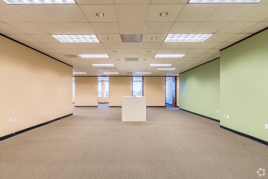 More Photos Of 3838 N Sam Houston Pky E, Houston Office For Lease