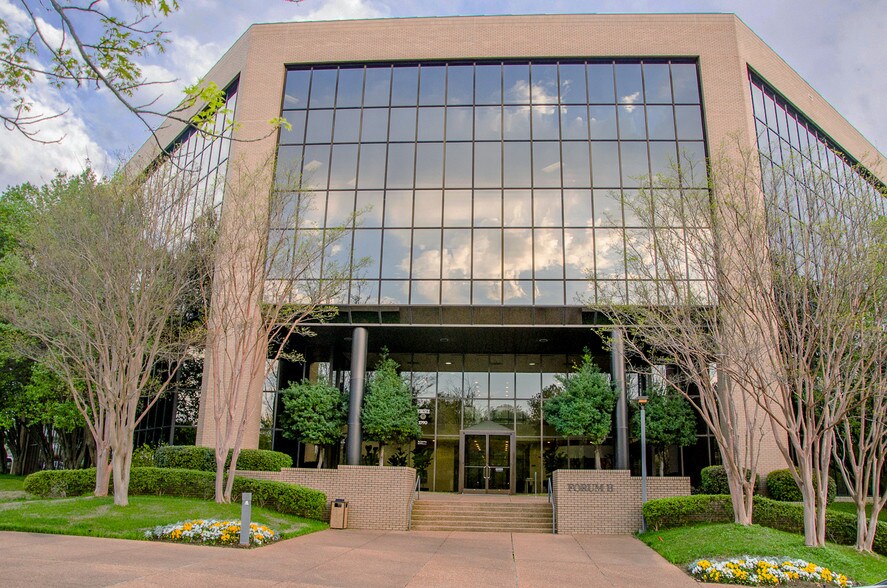 More Photos Of 1790 Kirby Pky, Memphis Office For Lease