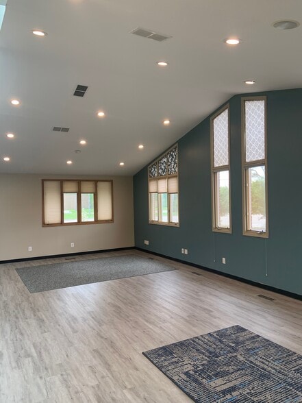 More Photos Of 1640 Axtell Dr, Troy Medical For Lease