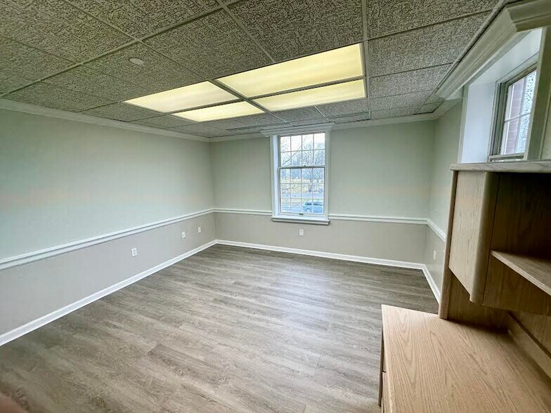 More Photos Of 1 Rossmoor Dr, Monroe Township Medical For Lease