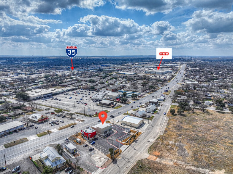 More Photos Of 596 S Business Ih 35, New Braunfels Freestanding For Lease